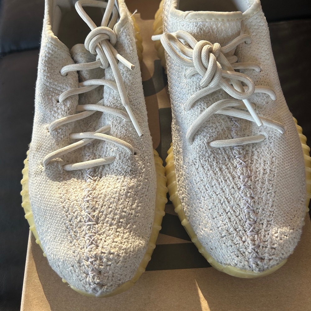 Adidas White Yeezy Boost 350 V2Sneakers